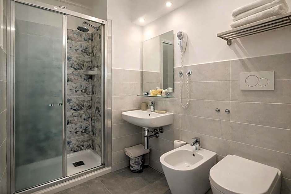 Hotel Costa Azzurra -Free Parking - Easy Stay -Spotorno