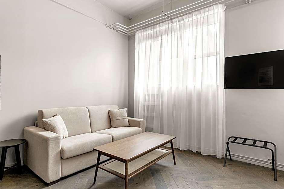 The Swan House by Heimaleiga