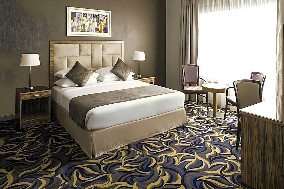 Emirates Plaza Hotel