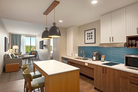 One-Bedroom King Suite