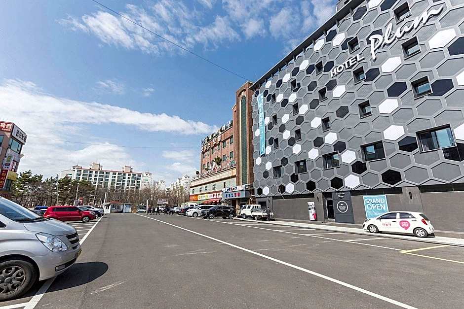 Plum Hotel
