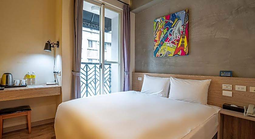 CHECK inn Express Taichung Yizhong