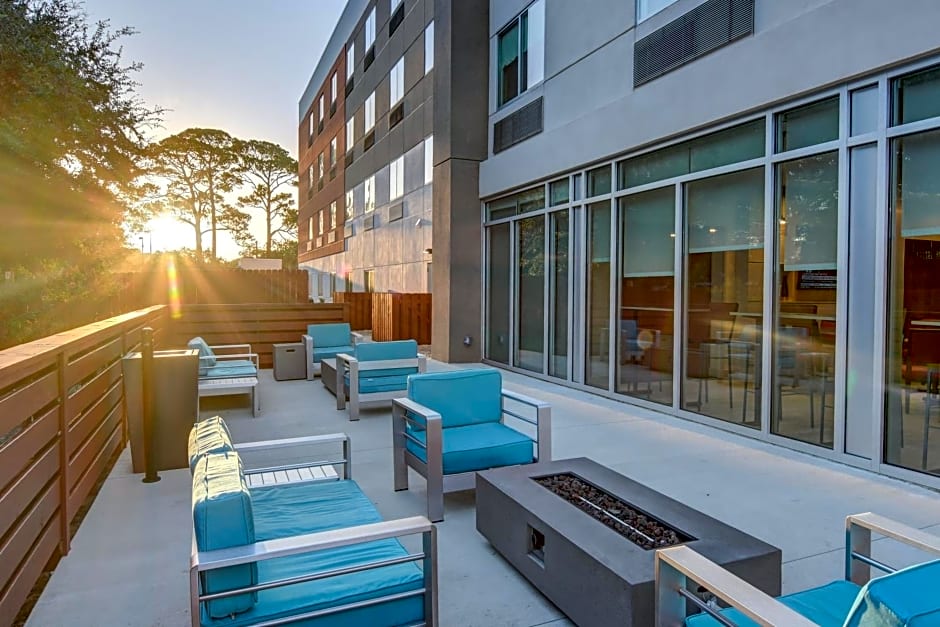 Holiday Inn Express - Fort Walton Beach Central by IHG