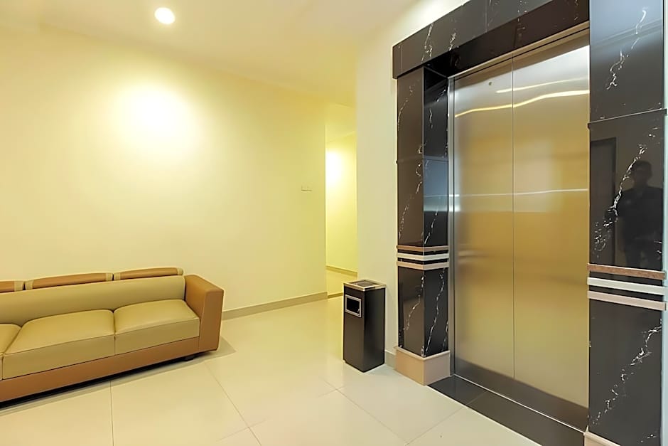 RedDoorz Plus @ Paal 2 Manado