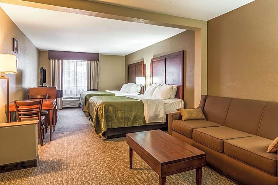 Quality Inn & Suites Salem near I-57