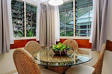 One-Bedroom Bungalow with Sea View - Adults Only