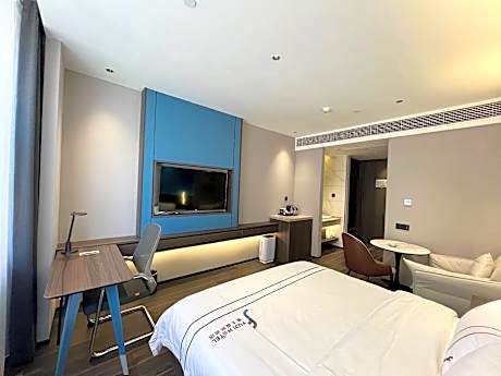 Rezen - Business Digital Intelligence 1 Bed Room