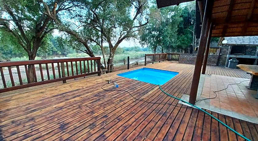 Ekuthuleni River Front Chalets