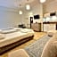 Hostel Helvetia - Private Rooms in City Center