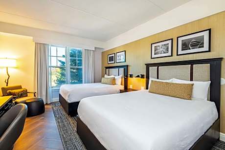 Queen Room with Two Queen Beds - Non-Smoking