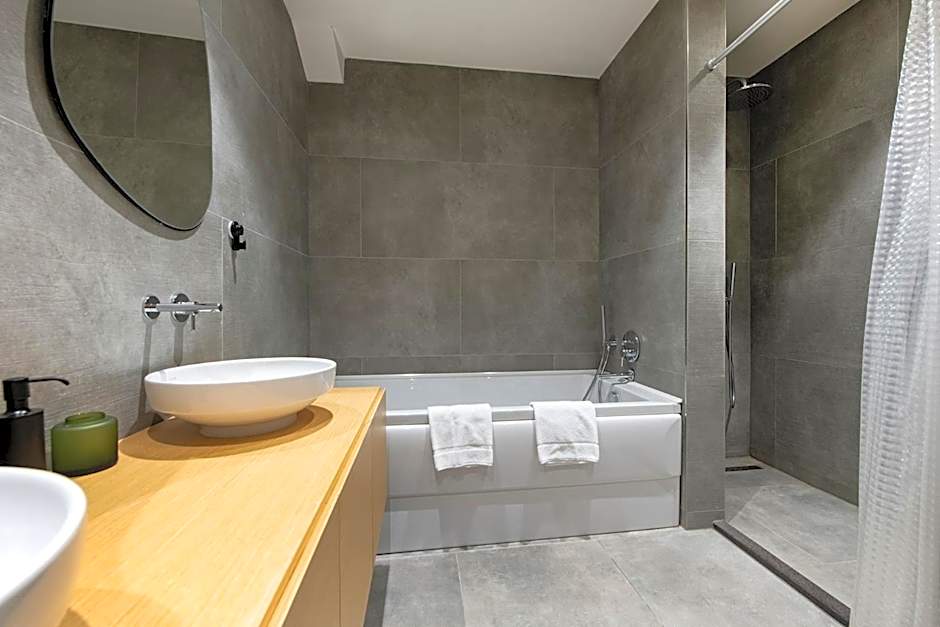 12A, Luxury & Unique, Cinema, Terrace, Stunning View, Central Location!