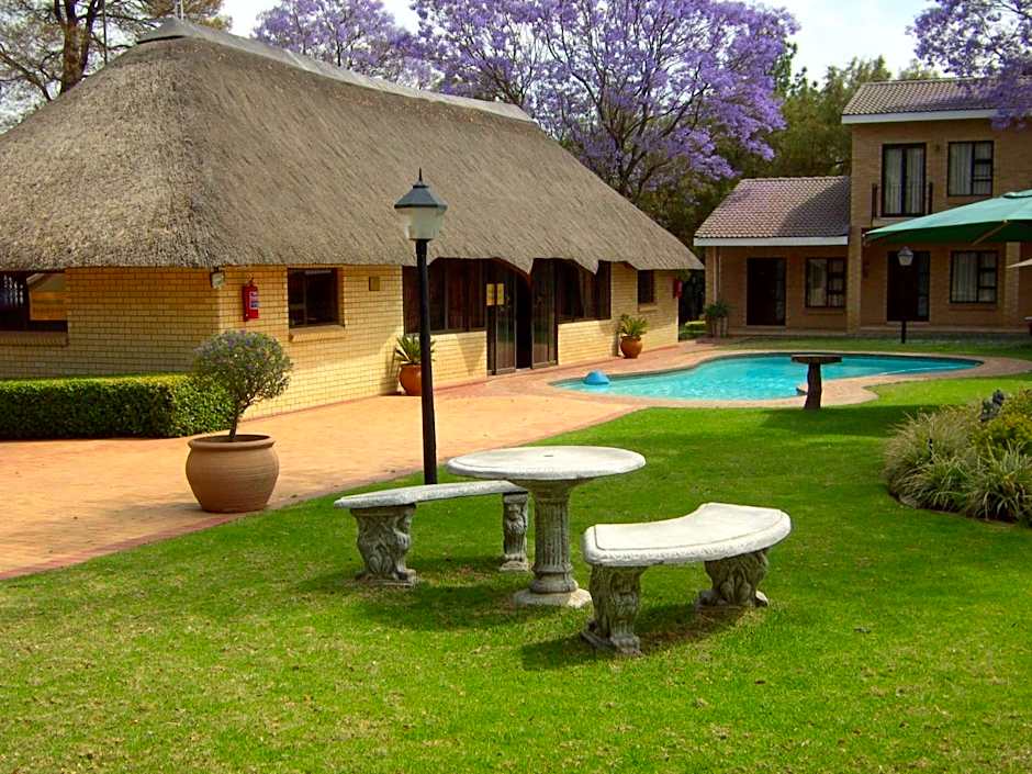 Hoyohoyo Chartwell Lodge