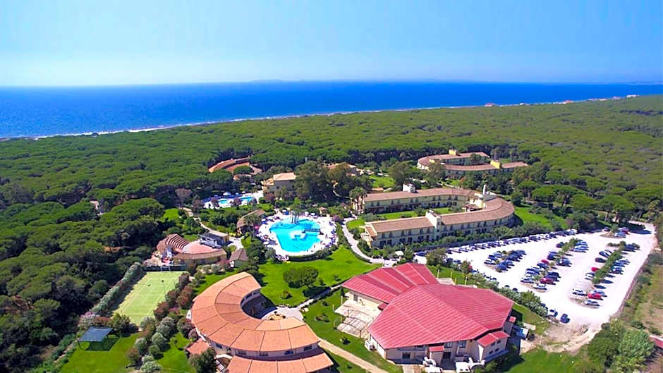 Hotel with swimming-pool in Arborea just 600 meters from the sea
