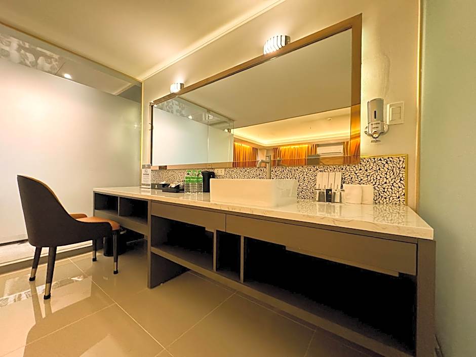 Subic Riviera Hotel and Residences