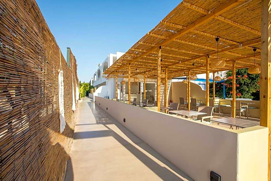 Atma Beach Rooms & Suites