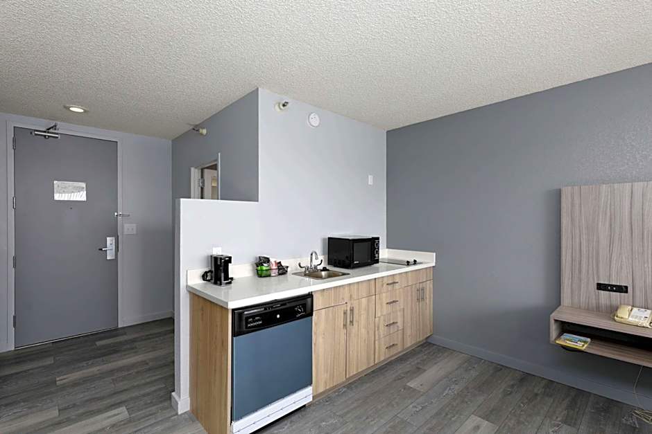 Studio 6 Suites Lake Havasu City AZ