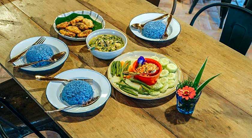 The River Runs Chiang Klang