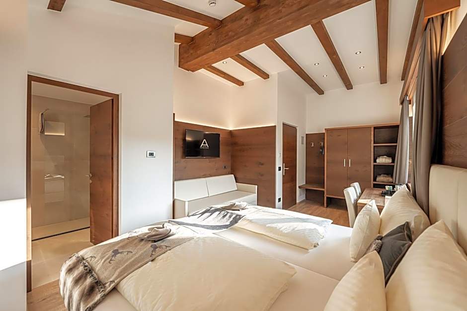 Arya Alpine Lodge
