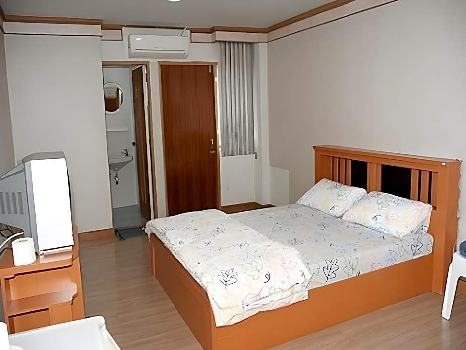 Lotus Condo Downtown