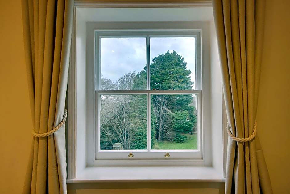 Orange Grove Hotel & Gardens