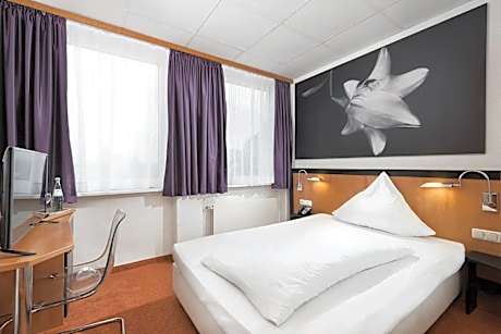 1 Double Bed Non-Smoking