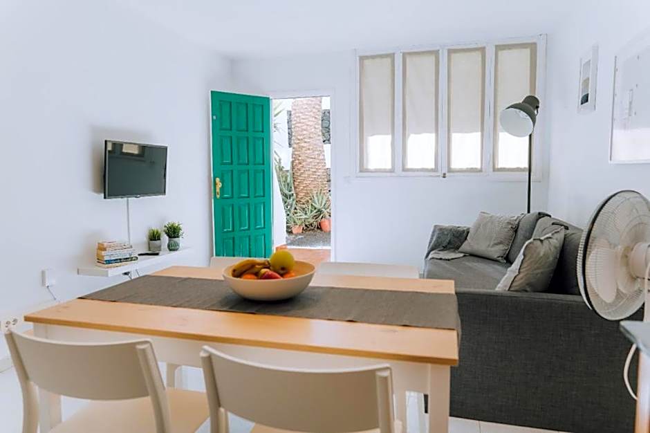 Central location in a great complex with 300mbps internet