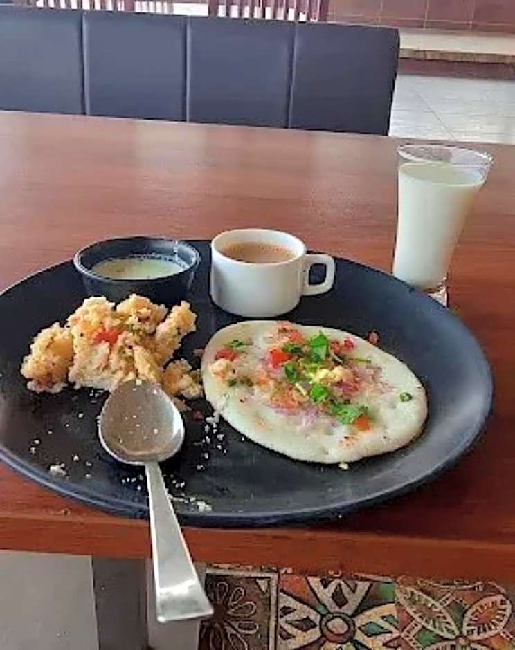 Hotel Shreeji Vatika, Airport Road