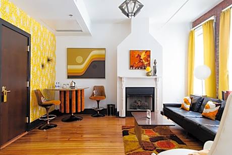 Executive Suite - The Mod