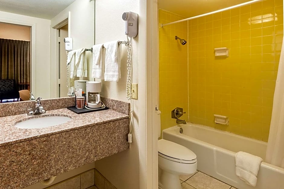 Econo Lodge Lake City North
