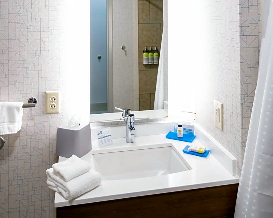 Holiday Inn Express & Suites Knoxville - Farragut by IHG