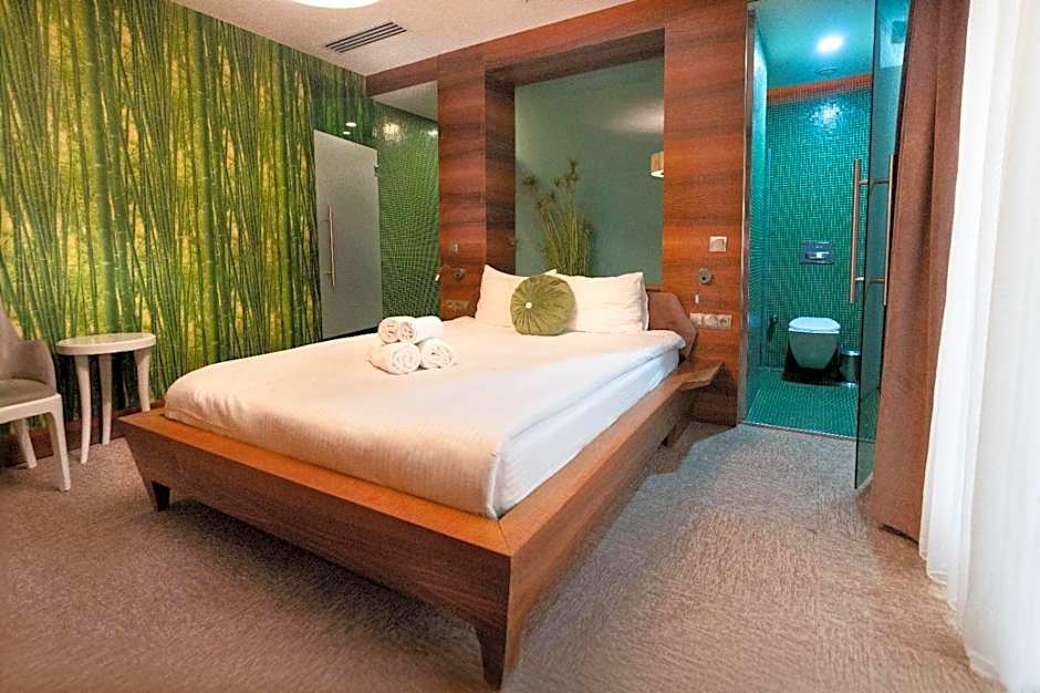 Golden Pars Hotel