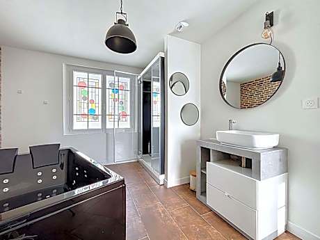 Suite with Spa Bath