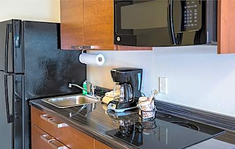 1 Queen Hearing Impaired with Recliner