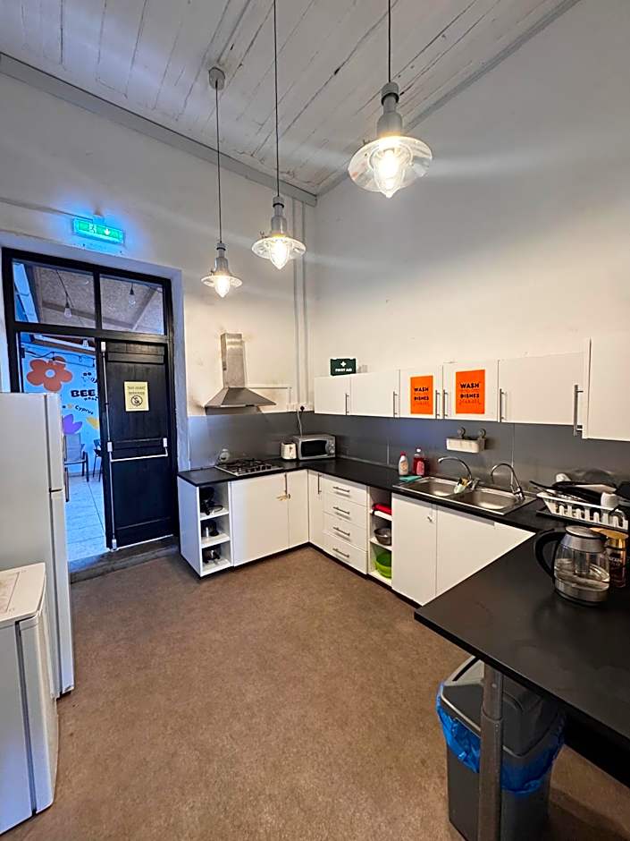 Bee Hostel
