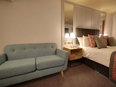 Suite-Superior-Ensuite with Bath
