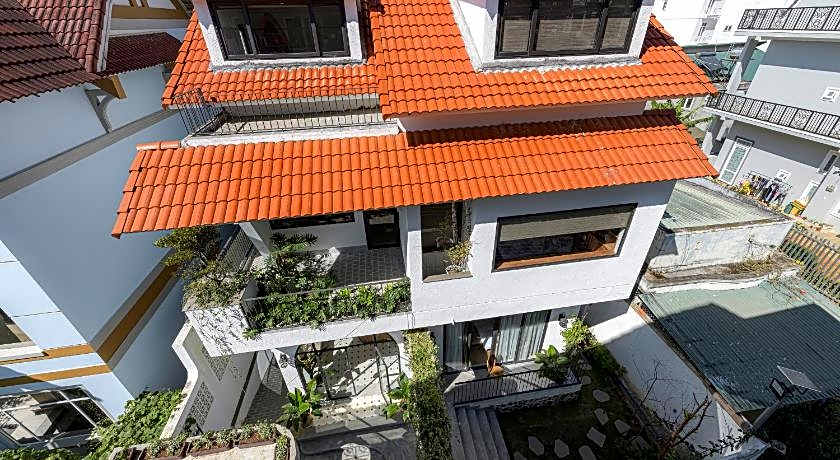 Thom House