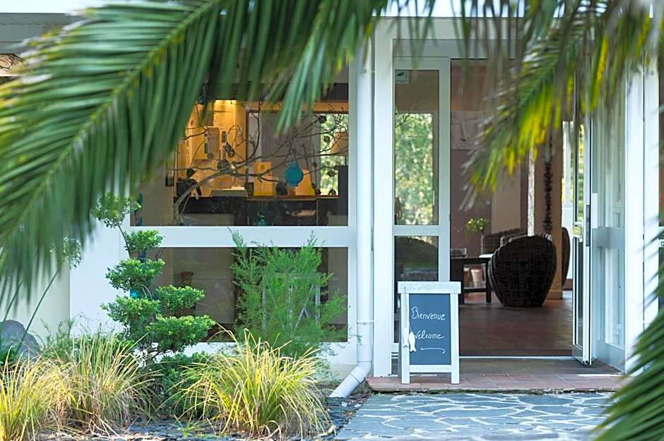 Logis Latitude Ouest Hôtel Restaurant & Spa