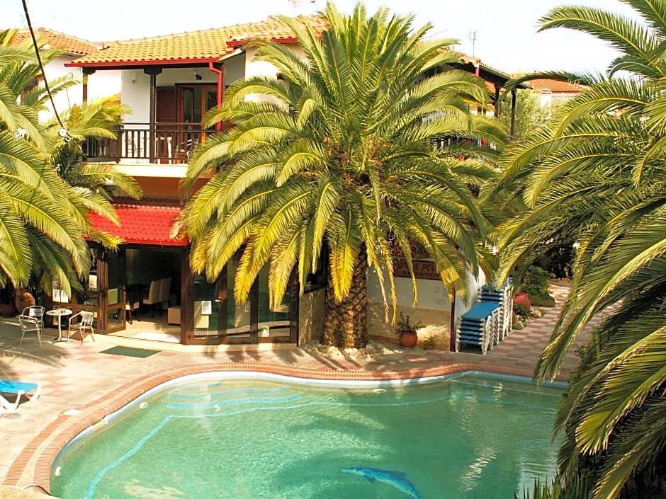 Pella House Studios & Apartments