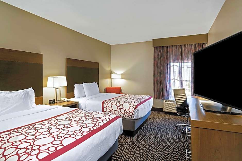 La Quinta Inn & Suites by Wyndham Tuscaloosa - McFarland