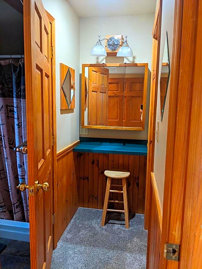 Rough Cut Lodge