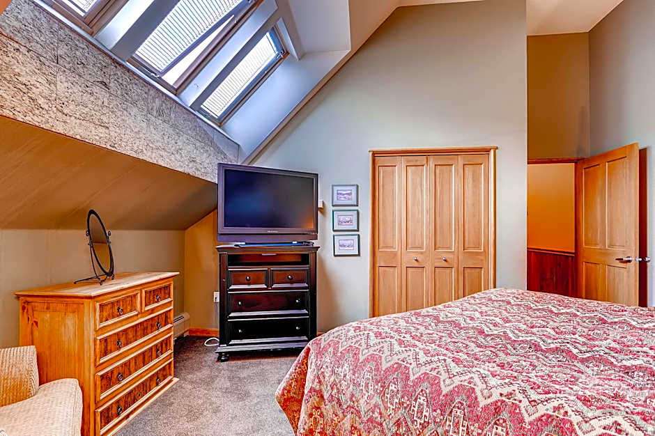 Jackpine & Black Bear Lodge