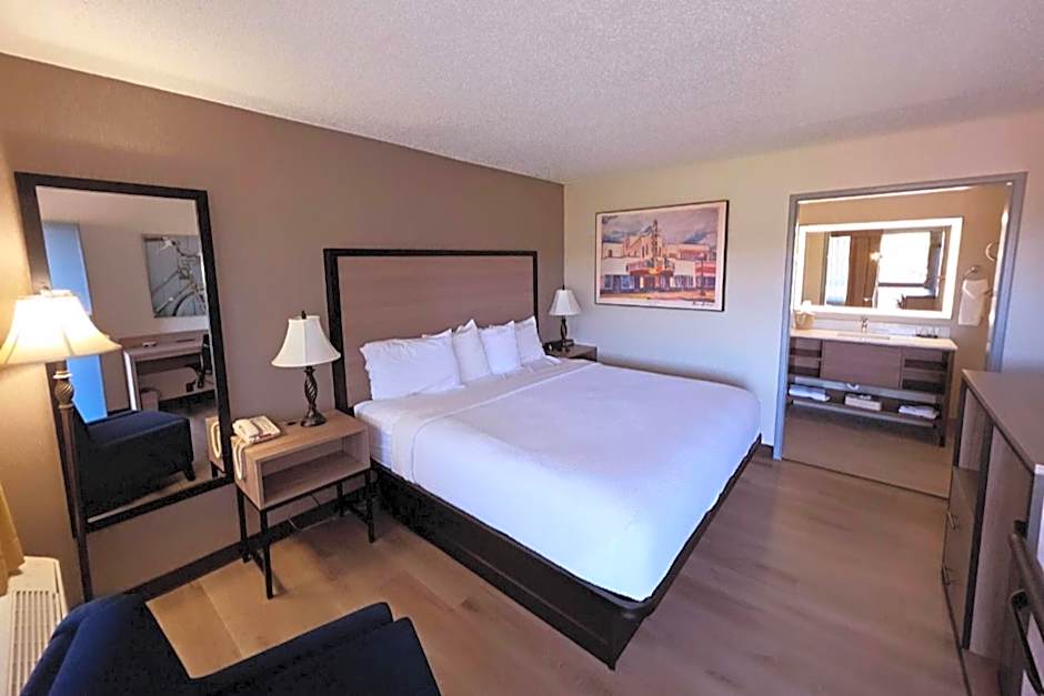 Photo 1 of 2 of 1 King Bed