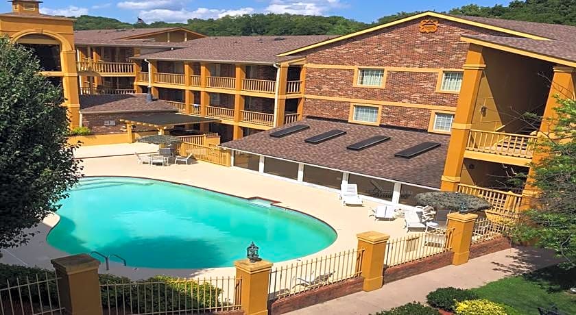 Red Lion Inn and Suites Nashville Airport