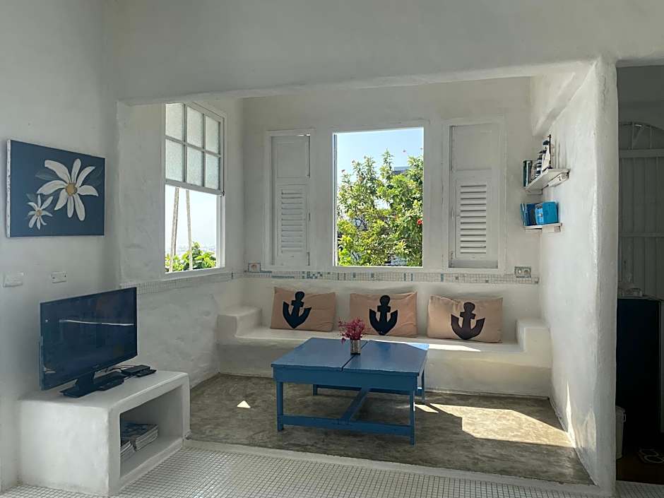 Hua Plee Lazy Beach Hotel