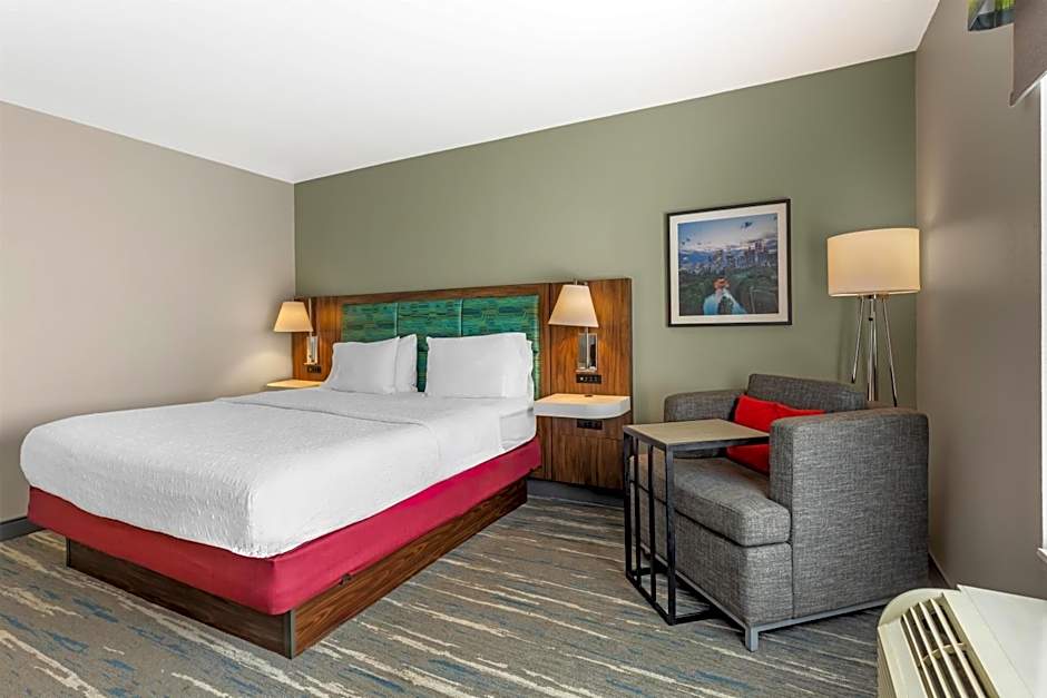 Hampton Inn & Suites Atlanta Airport West/Camp Creek Parkway