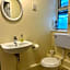 Oakwood Bed and Breakfast Heathrow