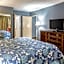 Plaza Inn & Suites