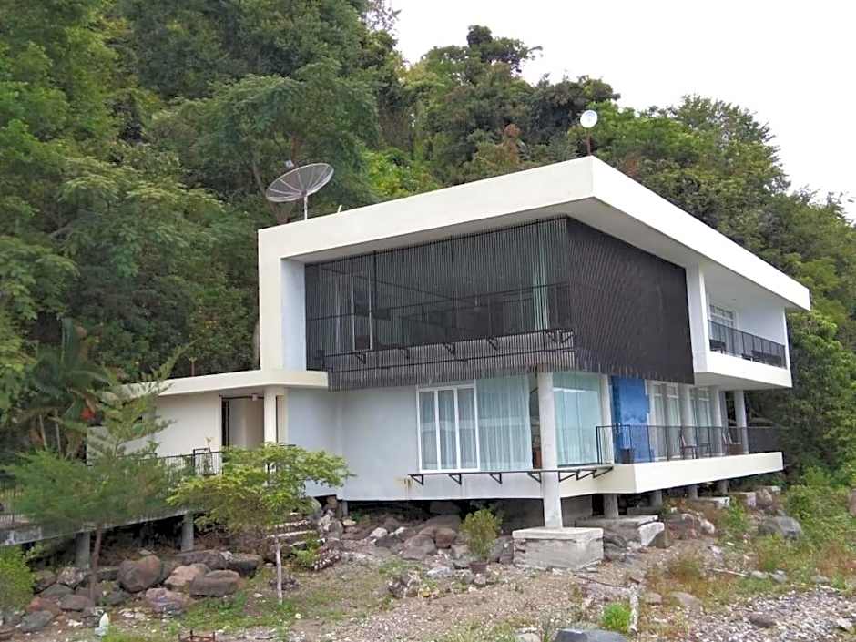 Tiara Bunga Hotel & Villa