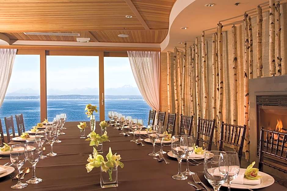 The Edgewater, A Noble House Hotel