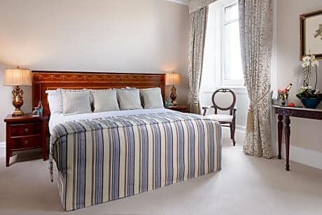 Double Deluxe King Bed